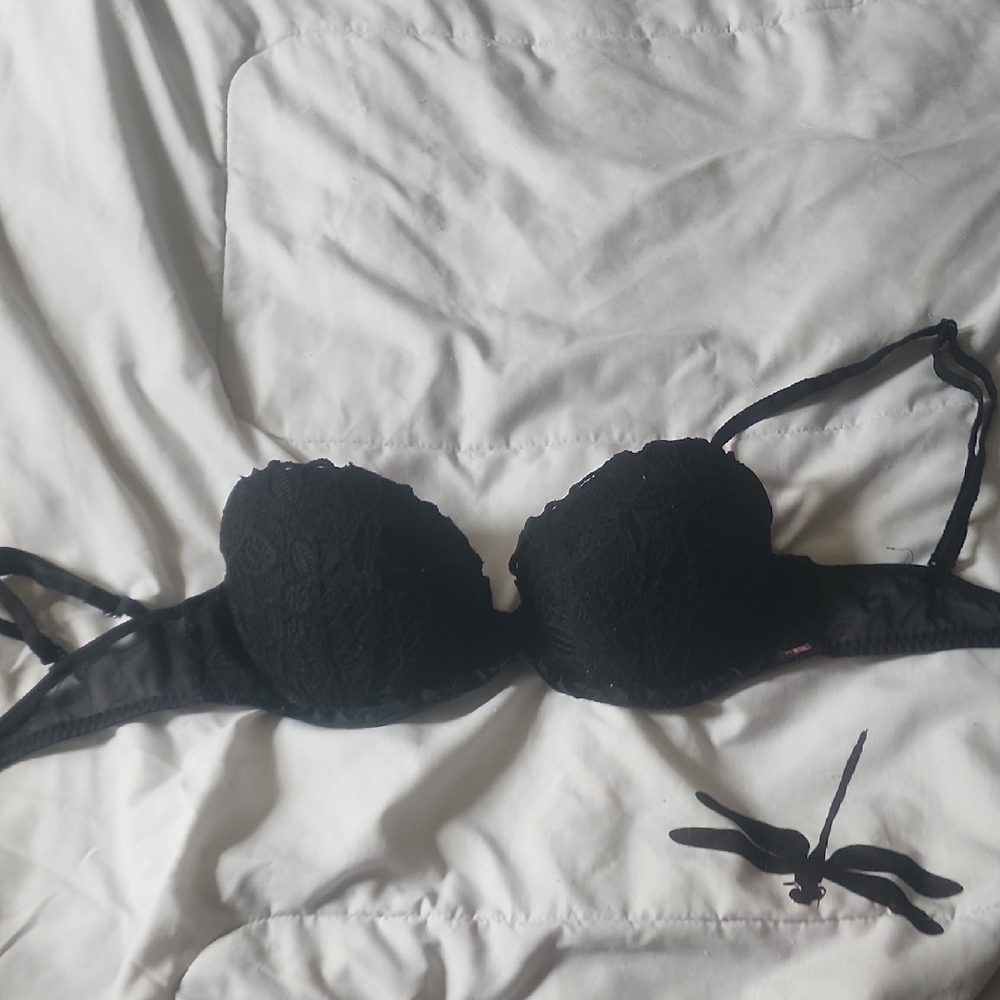 PINK Victoria's Secret Black Lace Push-Up Bra
